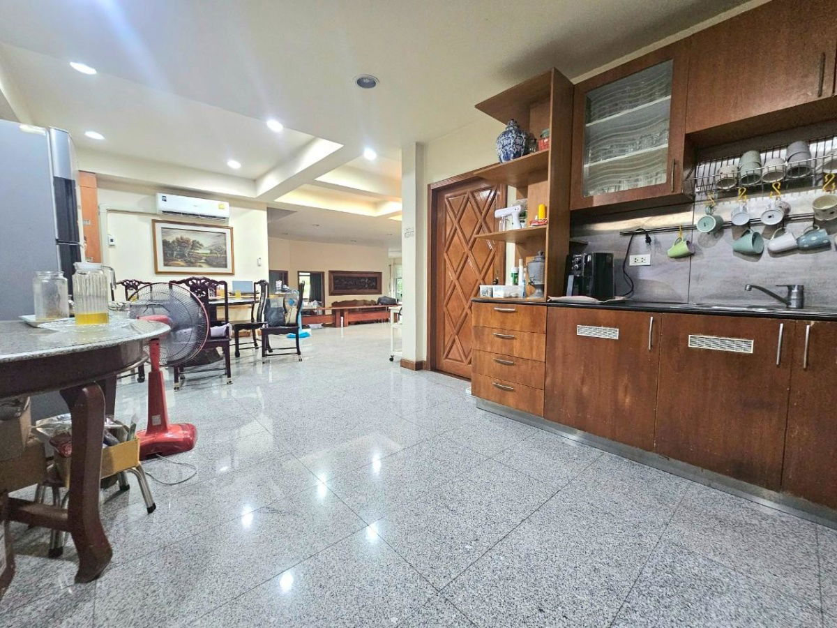 รูป 🏡 ขายบ้านเดี่ยวสุดหรู โครงการสัมมากร รามคำแหง 112 - รูปที่ 9/15