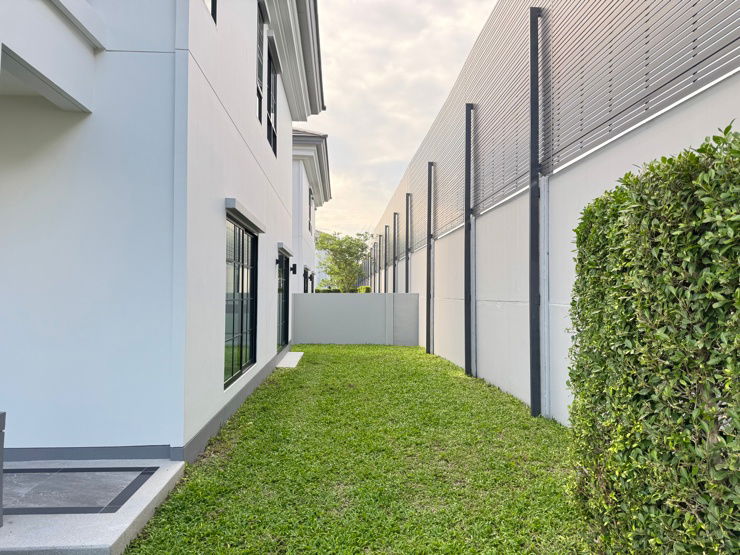 picture House for sale at Setthasiri Serithai - Ready-to-move-in project by Sansiri - 8/18