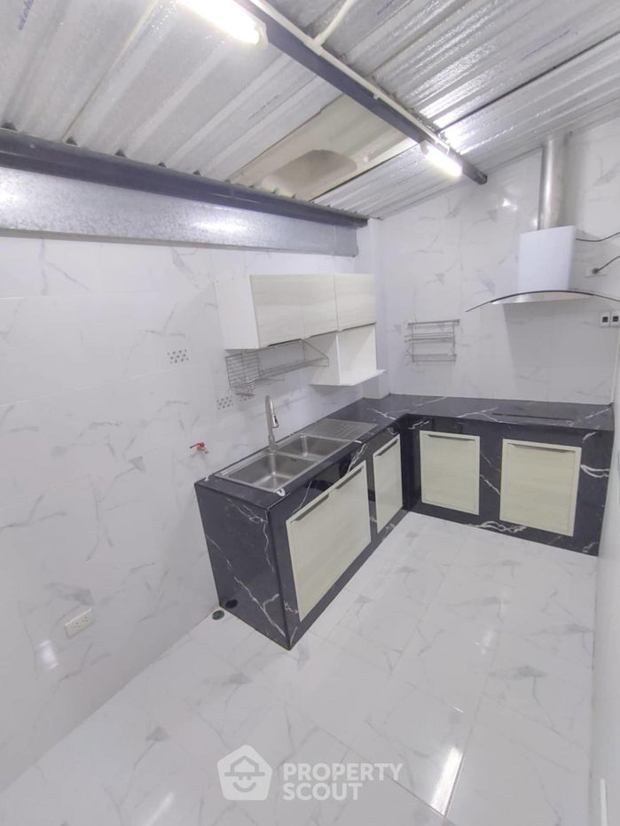 picture 2-BR Townhouse at Golden Town Laemchabang-Srisuvit in Bang Lamung (ID 1865653) - 11/16