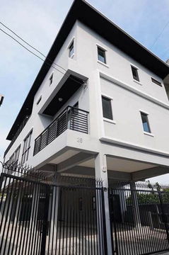 Home office for rent, 3 floors, total usable area 648 sq m., near The Nine Rama 9
