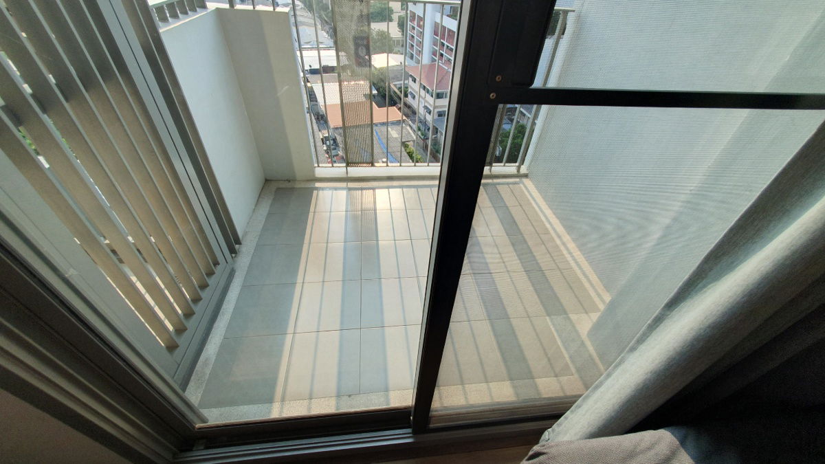 picture This room is a special Rare Item! Big Balcony! - 2/7