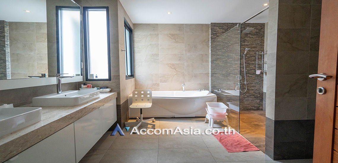 picture 🔼🔽 AccomA 📩  Minimalist Box-Shape Home with Natural Light and Utility Room (AA13422) - 10/20