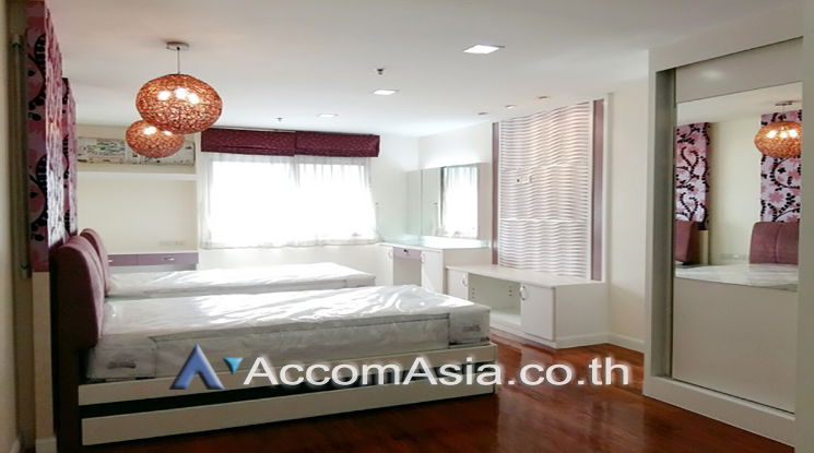 picture 🔼🔽 AccomA 📩 Modern-style condo with multiple balconies and scenic views (1516442) - 5/11