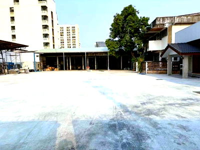Office for rent Tiwanon Road : MRT Nonthaburi Government Center 600m MRT Ministry of Public Health 500m. Cheapest land 1,025sq.m