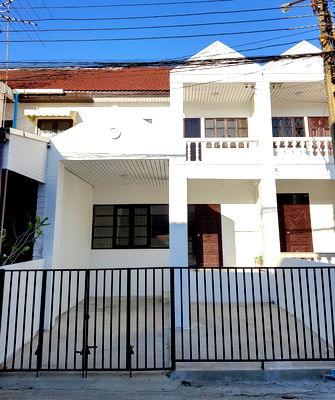 Townhouses for rent Prawet : For Rent: 2-Storey Townhouse on Chalerm Phrakiat Rama 9 Soi 17