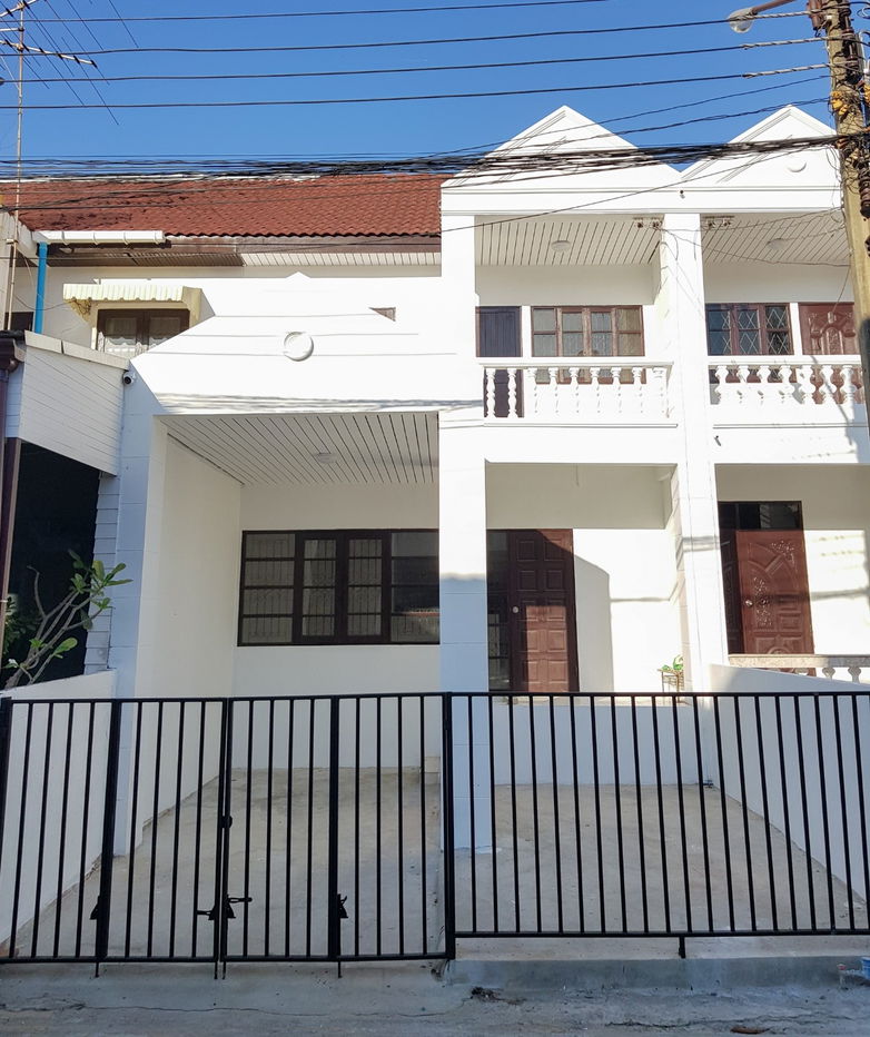 รูป ให้เช่าทาวน์เฮ้าส์ 2 ชั้น เฉลิมพระเกียรติ ร.9 ซ.17 - รูปที่ 1/14
