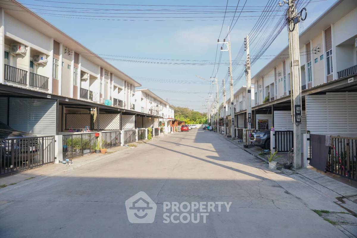 picture 2-BR Townhouse at Golden Town Laemchabang-Srisuvit in Bang Lamung (ID 1865653) - 14/16