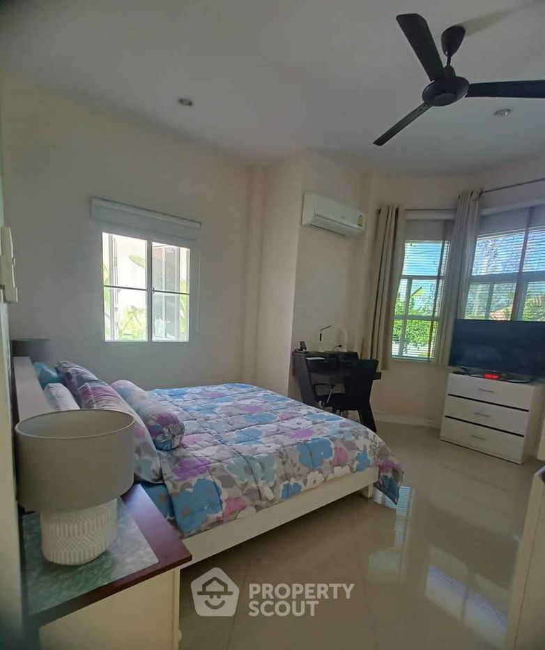 รูป วิลล่า 3-ห้องนอน ใกล้ เดอะ เวเนเซีย (ID 2224279) - รูปที่ 2/16