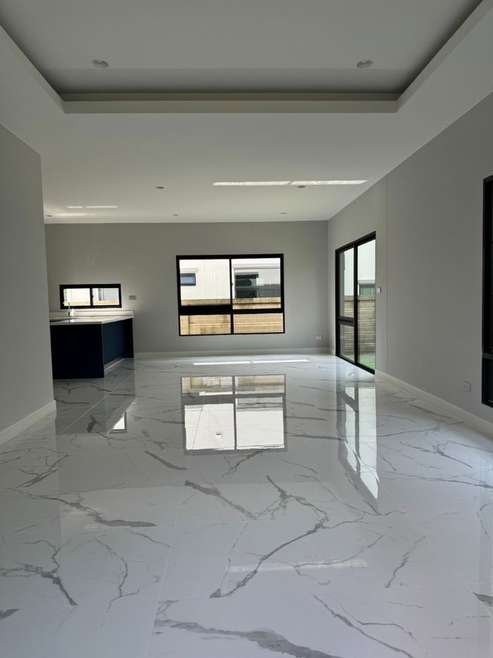 picture "Setthasiri Krungthep–Pathumthani 2 – Where elegant design and smart functionality meet truly accessible living." - 6/23