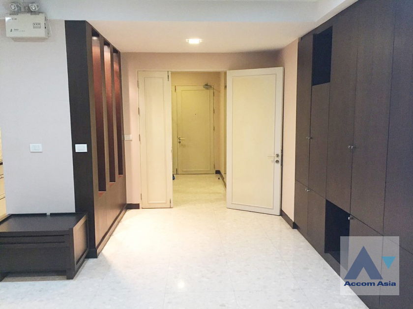 picture 🔼🔽 AccomA 📩 Spacious unit with cozy living and warm wooden tone (1515877) - 5/17