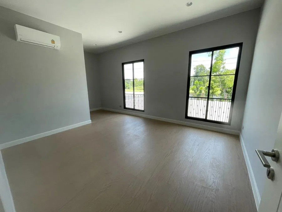 picture Large luxury single house , located at the best spot in the project with golf course views and parking for 6 cars, Setthasiri Krungthep-Pathumthani 2 - 23/26