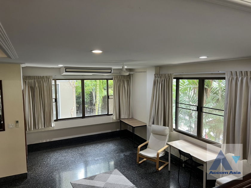 picture 🔼🔽 AccomA 📩 Classic Townhouse with greenery views and warm wooden tones (AA32315) - 6/20