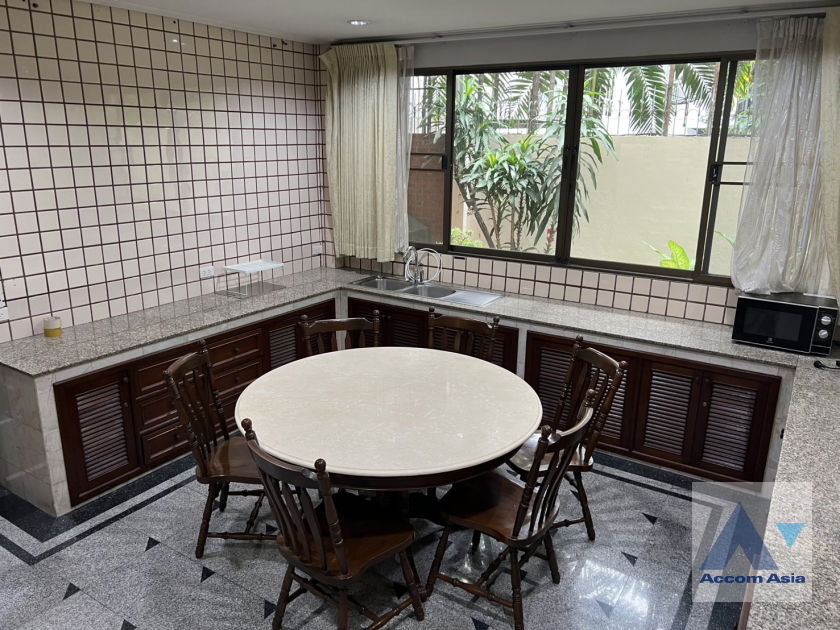picture 🔼🔽 AccomA 📩 Classic Townhouse with greenery views and warm wooden tones (AA32315) - 7/20