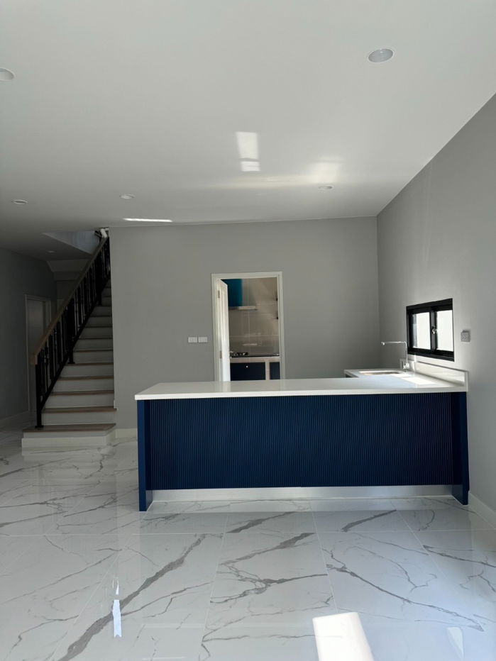 picture "Setthasiri Krungthep–Pathumthani 2 – Where elegant design and smart functionality meet truly accessible living." - 7/23