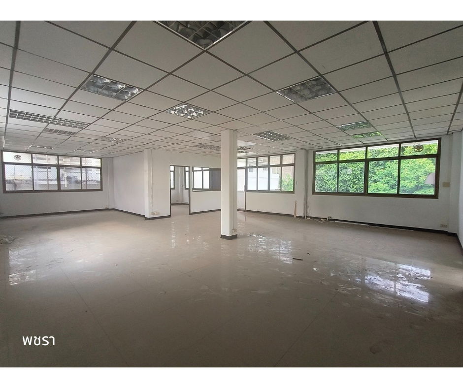 picture Office Space for Rent in the Heart of Bangkok ⭐ Size: 115 sqm | Located on Lan Luang Road | Parking Available - 2/9