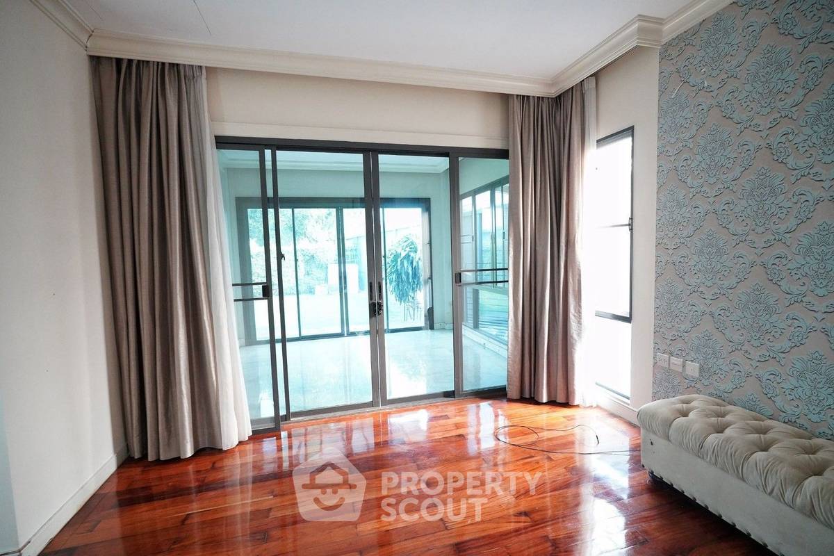 รูป บ้าน 5-ห้องนอน ที่ นาราสิริ ไฮด์อเวย์ ใน นวมินทร์ (ID 1539813) - รูปที่ 9/13