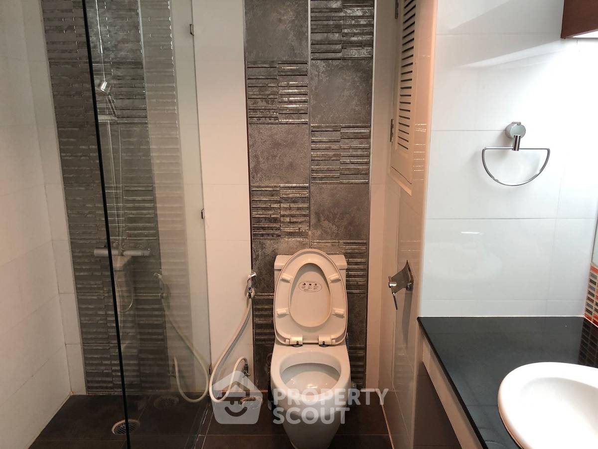 picture 3-BR Condo at La Cascade Condominium near BTS Ekkamai (ID 2224082) - 9/23