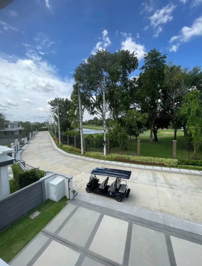 picture Don’t Miss Out! Beautiful House No. 199/4  Prime location near Si Saman Expressway, right next to a golf course! , Setthasiri Krungthep–Pathumthani 2 - 3/26