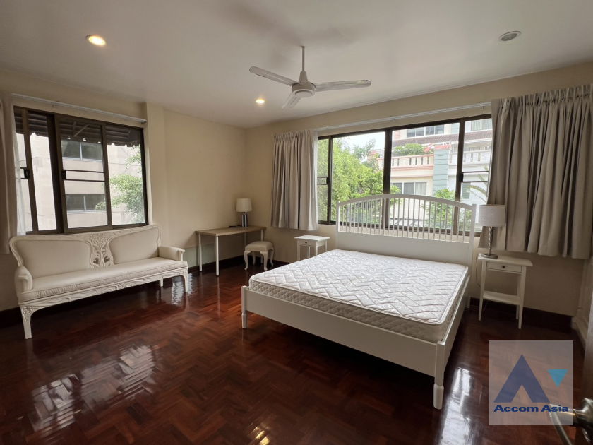 picture 🔼🔽 AccomA 📩 Classic Townhouse with greenery views and warm wooden tones (AA32315) - 17/20