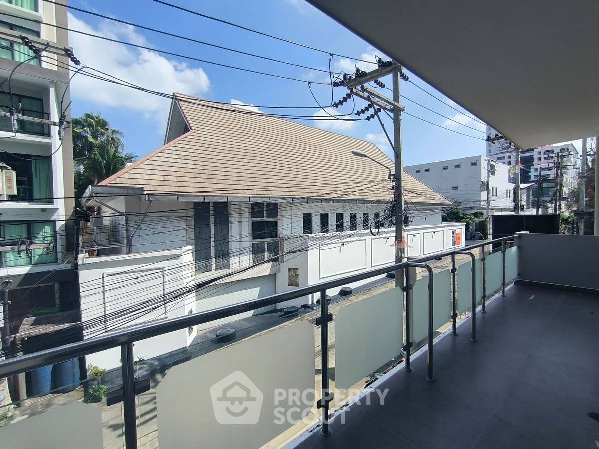 picture 1-BR Condo at Tudor Court close to Phratamnak (ID 1862712) - 2/8