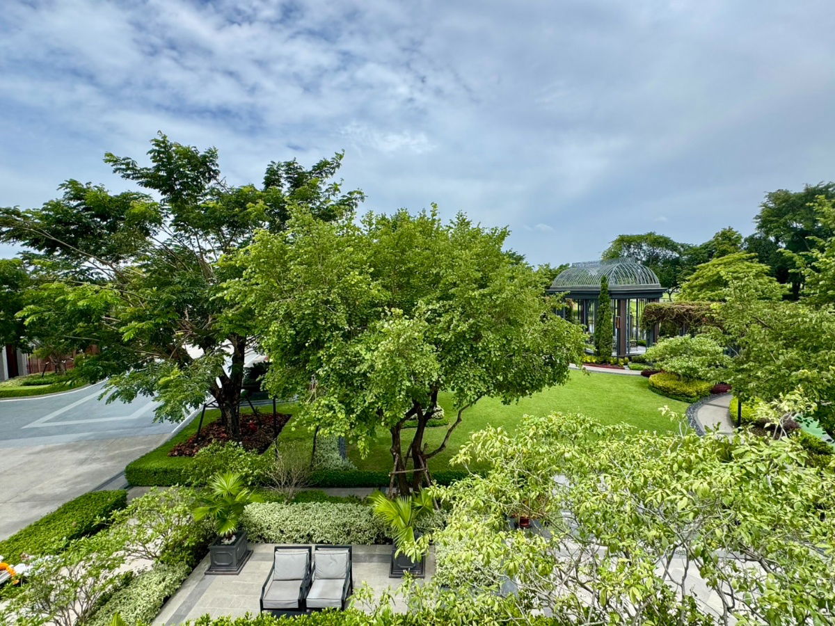 picture "Setthasiri Bangkok–Pathumthani 2" Experience slow living amidst serene golf course views 🌿 A luxury single house by Sansiri — Ready to move in. - 28/32