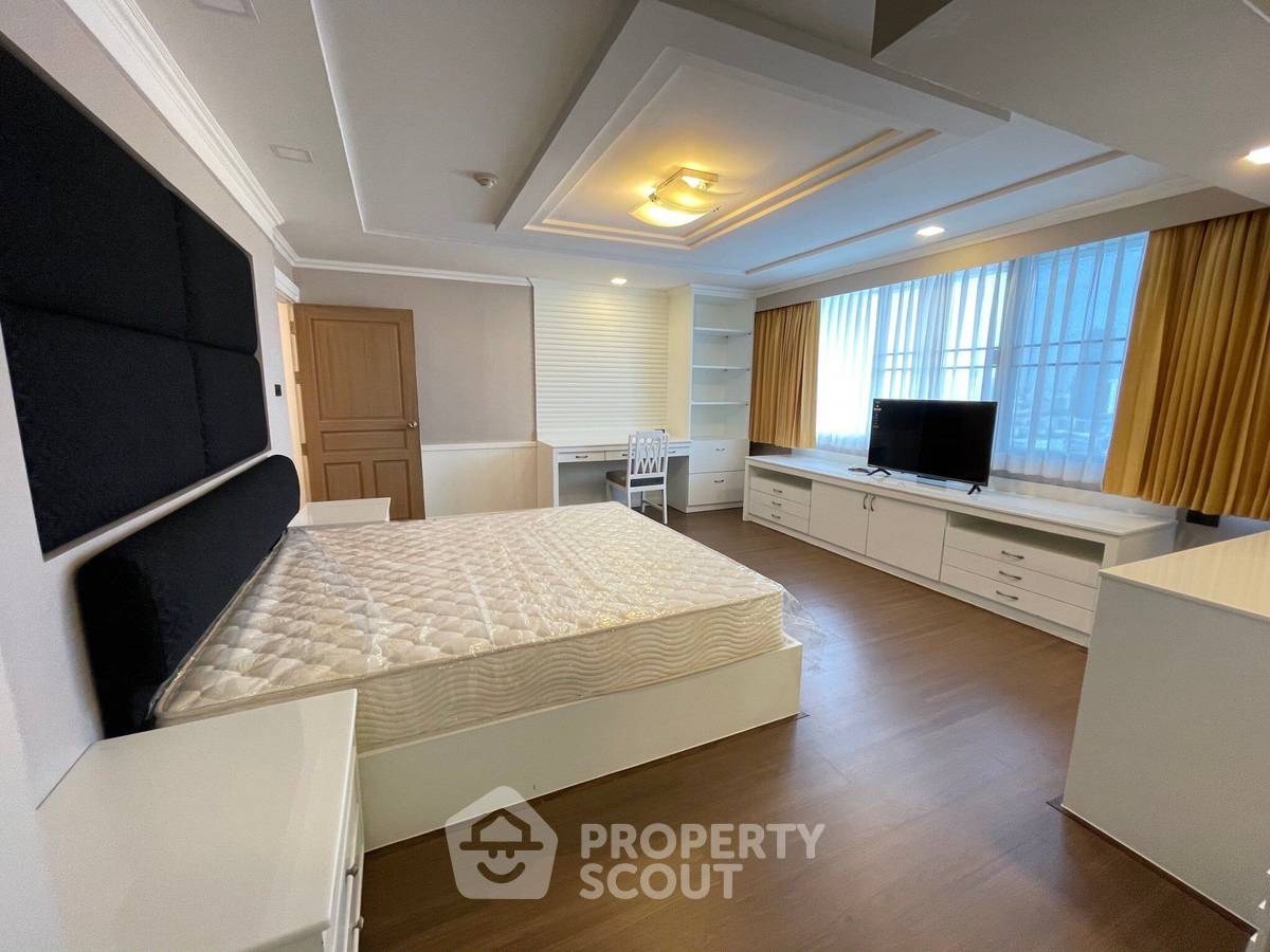 picture 4-BR Condo at Oriental Towers Condominium near BTS Ekkamai (ID 711751) - 12/13