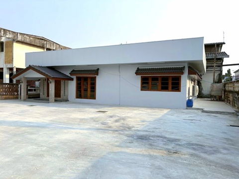 MRT Nonthaburi Government Center 600m MRT Ministry of Public Health 500m. Cheapest land for rent wit