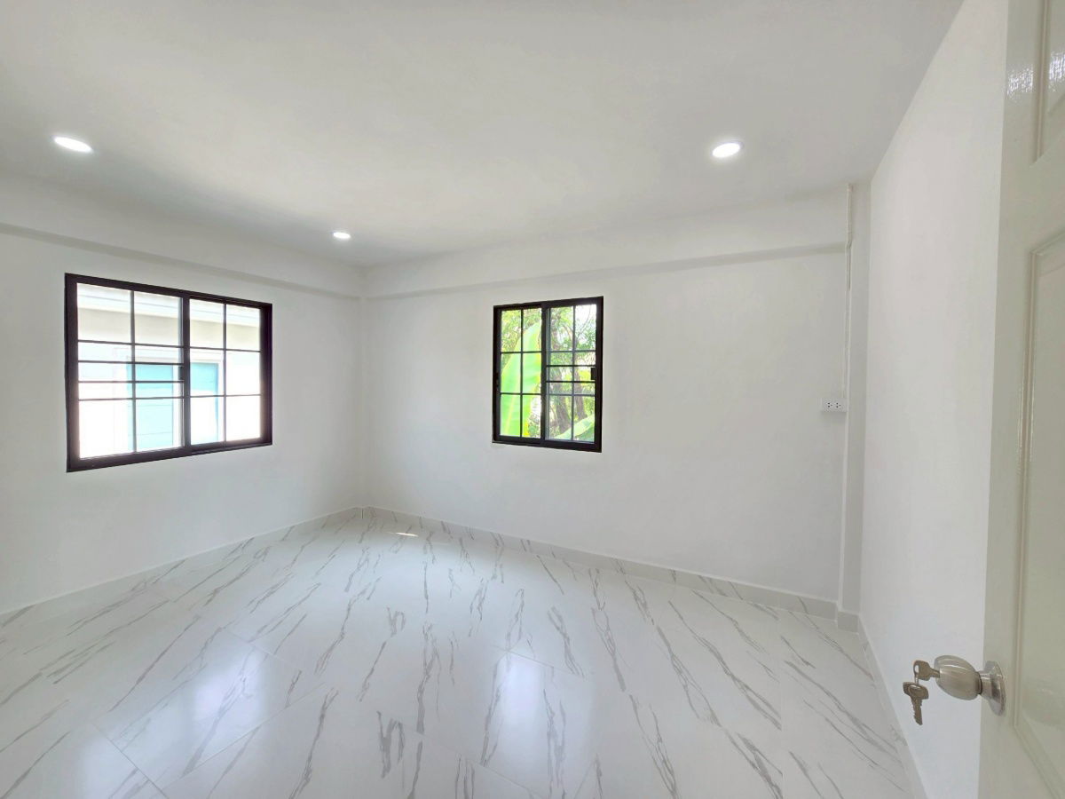 รูป #หมู่บ้านชมฟ้าวรางกูล (บ้านหลังริมติดสนามเด็กเล่น) - รูปที่ 3/17