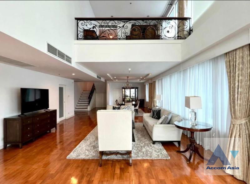 รูป 🔼🔽 AccomA 📩 Skyline-view duplex with floor-to-ceiling glass and airy layout (1521568) - รูปที่ 1/12