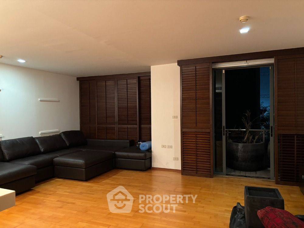 picture 2-BR Condo at Issara @ 42 Sukhumvit Condominium near BTS Ekkamai (ID 2225546) - 32/40