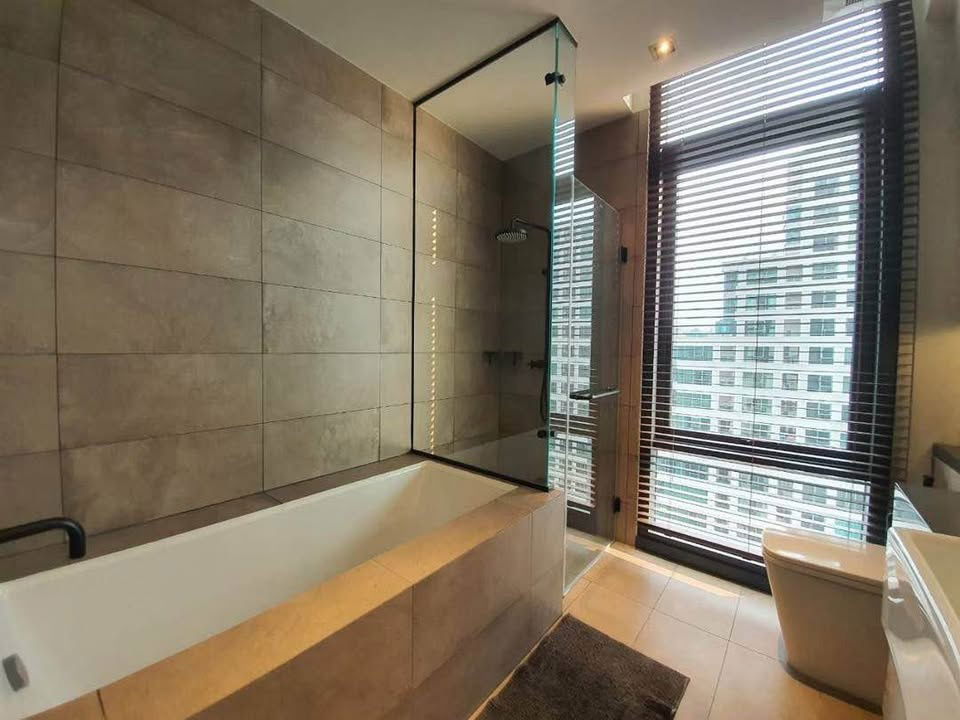 picture Code: KJ7825  for rent The Lofts Asoke // Line ID: @kjcondo (with @) // - 12/20