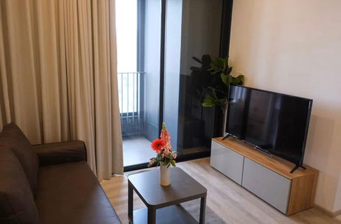  For rent, Ideo Mobi Asoke condo near MRT Phetchaburi, near the entrance to Rama 9 Expressway, SWU, Singha Building,