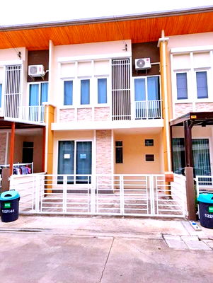 Townhouses for rent : Big C Phanthai Norasing 1.2km. For rent luxury 2-storey townhouse with furniture appliances 21 sq.w.
