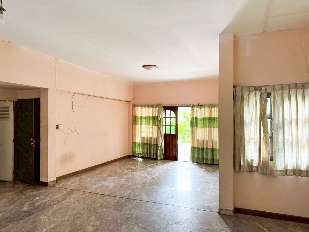 picture 🏡 House for Sale on a Spacious 212 sq.wah Land Plot in Udon Thani - 12/27