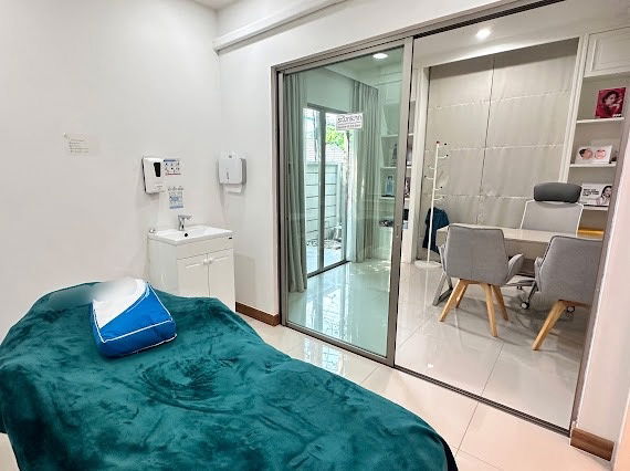 รูป บ้านเดี่ยวสองหลังทำเลดีมาก ติดถนนใหญ่เลียบทางด่วนรามอินทรา  ก่อนถึง Central Eastville 🍀💫 - รูปที่ 11/20
