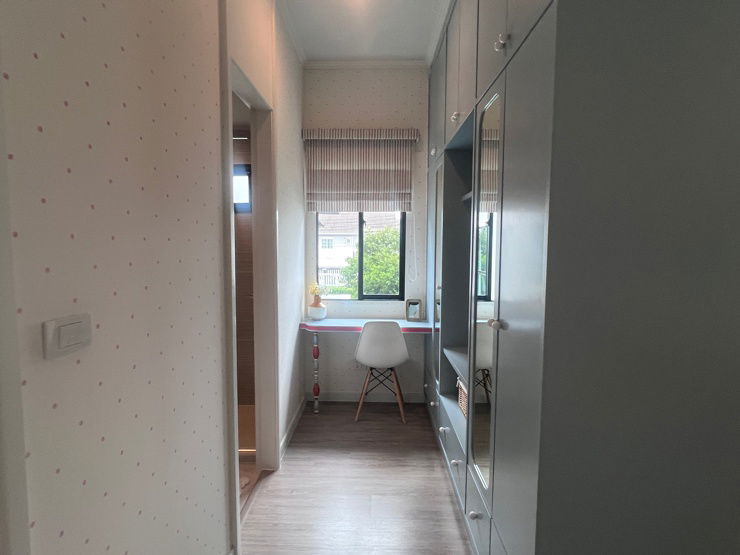 รูป บ้านตัวอย่างพร้อมอยู่ ราคาพิเศษ หน้าคลับเฮ้าส์และทะเลสาบ - รูปที่ 22/23