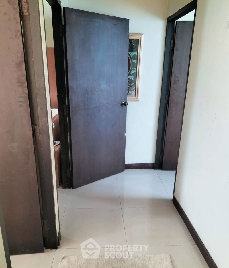 picture 3-BR Condo at Country Complex Bangna near BTS Bang Na (ID 1501289) - 6/20