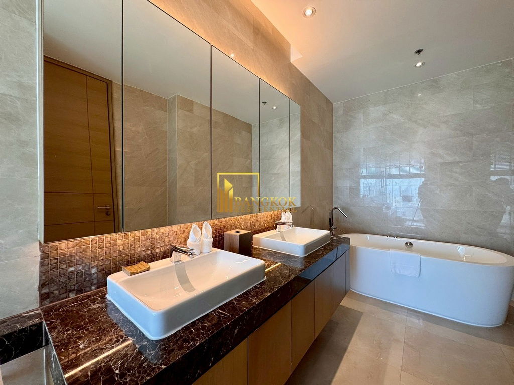 picture Luxurious 3 Bed Duplex Serviced Apartment in Ratchadamri - BR12994CD - 32/56
