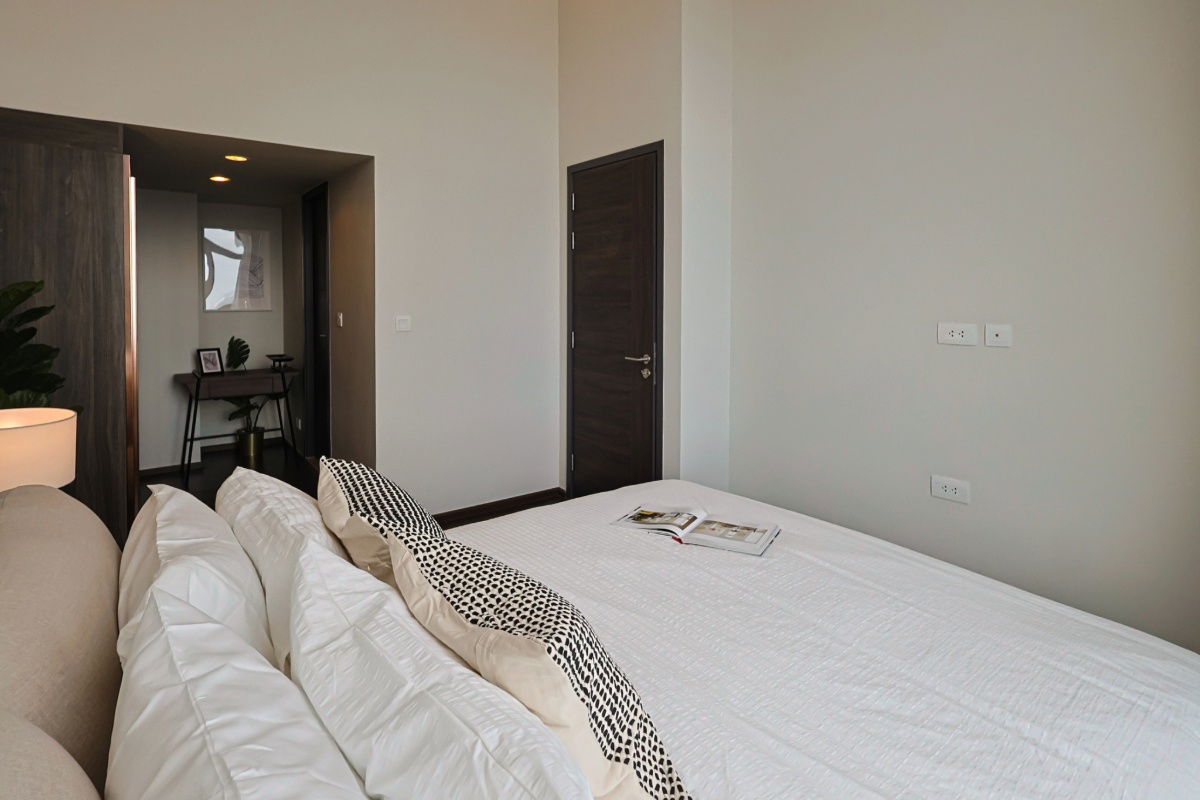 picture 🏙️ Condo for sale C Ekkamai near BTS Ekkamai 12,900,000 baht Property code: SL075 - 10/13