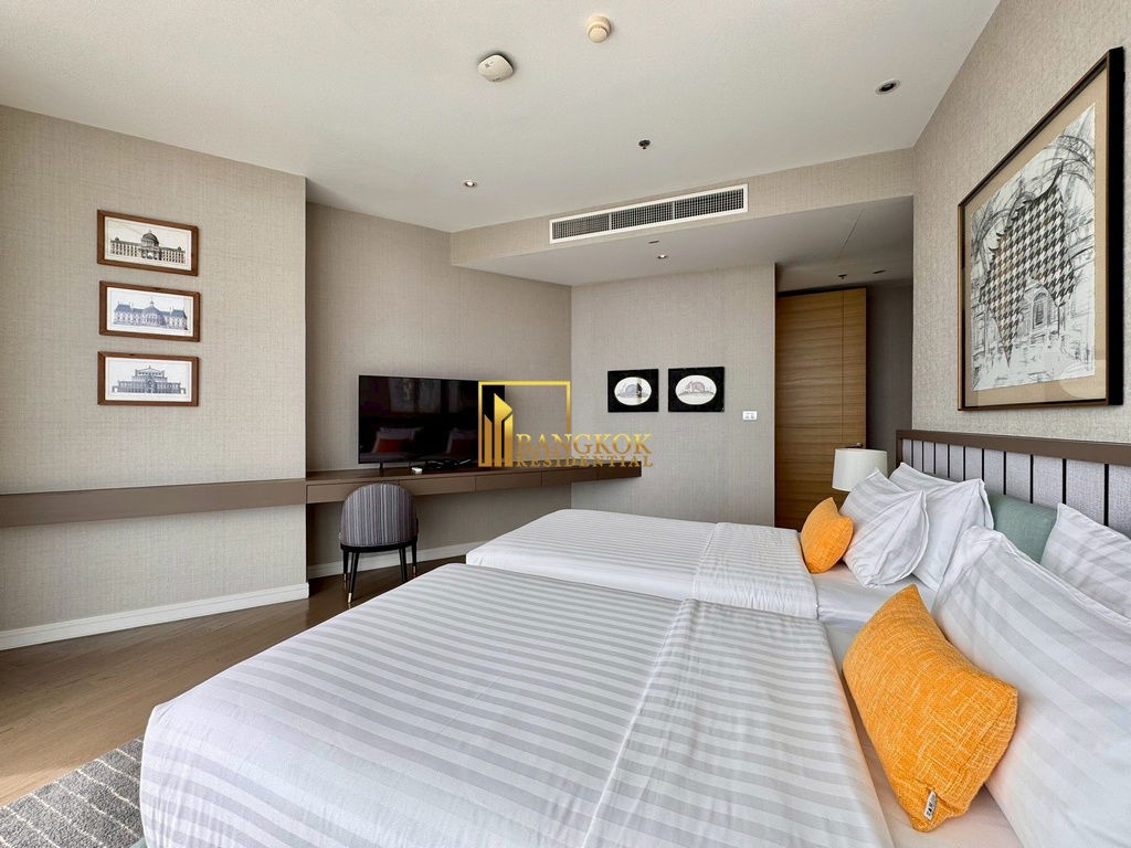 picture Luxurious 3 Bed Duplex Serviced Apartment in Ratchadamri - BR12994CD - 38/56