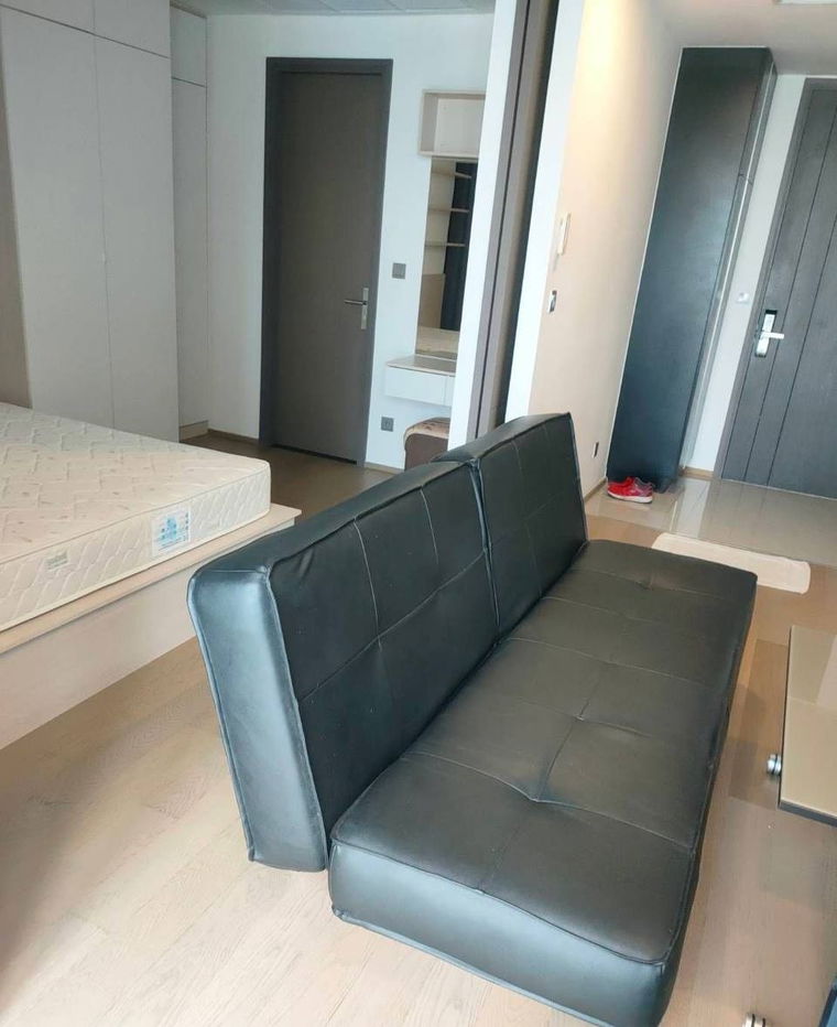 picture Ashton Chula Silom【𝐒𝐄𝐋𝐋 & 𝐑𝐄𝐍𝐓】🔥Dark and classy tones with simple and cool in every corner of the room🔥  Contact Line ID: @hacondo - 6/10