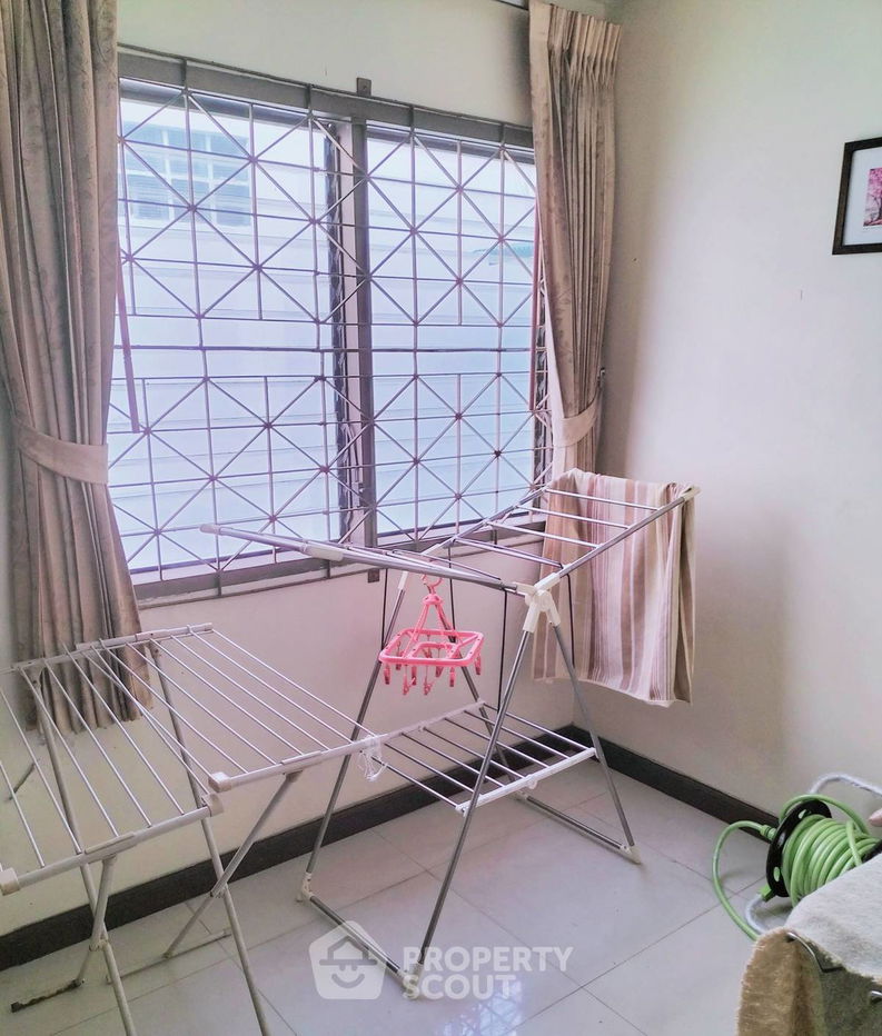 picture 3-BR Condo at Country Complex Bangna near BTS Bang Na (ID 1501289) - 5/20