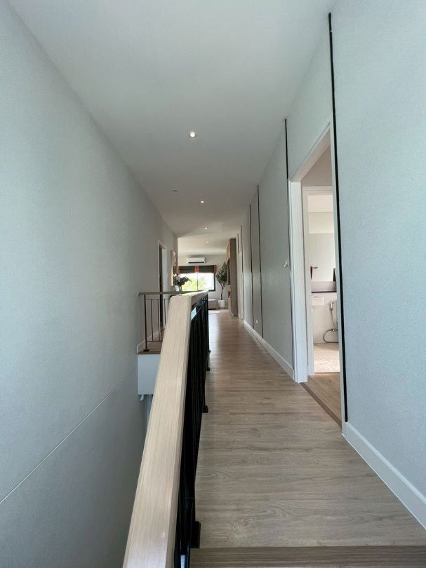 picture Single house near the airport, ready to move in, 280 sq m, 3 parking spaces - 13/21