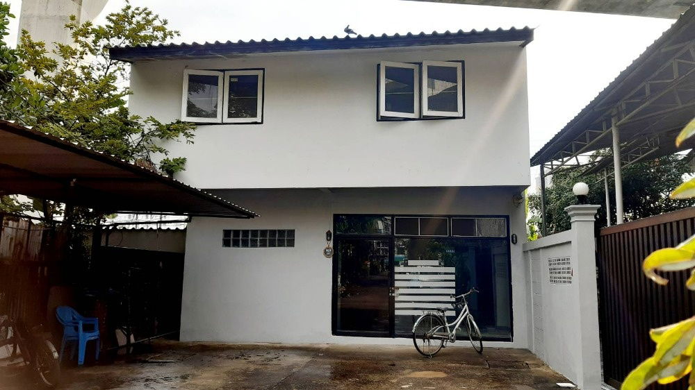 รูป ให้เช่าบ้านเดี่ยว 2 ชั้น ใกล้แอร์พอร์ต ลิงค์ รามคำแหง(4) 729 - รูปที่ 9/10