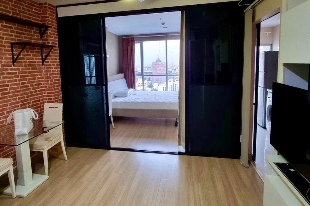 รูป !!! ขายด่วน !!!  : ไลฟ์ แอท ลาดพร้าว 18  : 1 ห้องนอน ขนาด 35 ตร.ม. ราคา 3,500,000 บาท สนใจติดต่อ หมิว 064-2698033 - รูปที่ 5/12