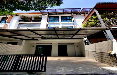 เช่าทาวน์โฮม วิทยาลัยพณิชยการบางนา : ให้ เช่า ทาวน์โฮม M1216 Areeya Mandarina Sukhumvit 77 120 ตรม 30 ตรว