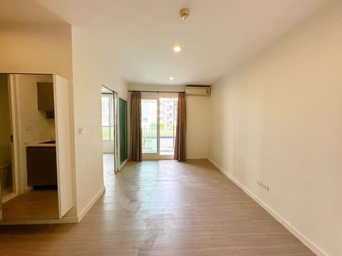 Condo for Sale – The Key Phaholyothin (Corner Unit with Garden View) 📍 Just 200 meters from BTS Sena Nikhom 💥 Special Price: 2 million THB