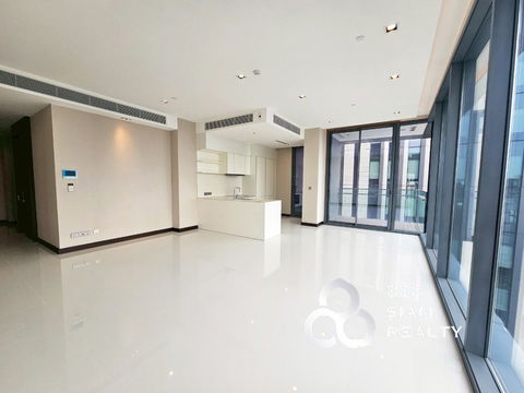 HOT DEAL !! Sale Condo Q1 Sukhumvit BTS Na Na Type 3 bed, 3 bath