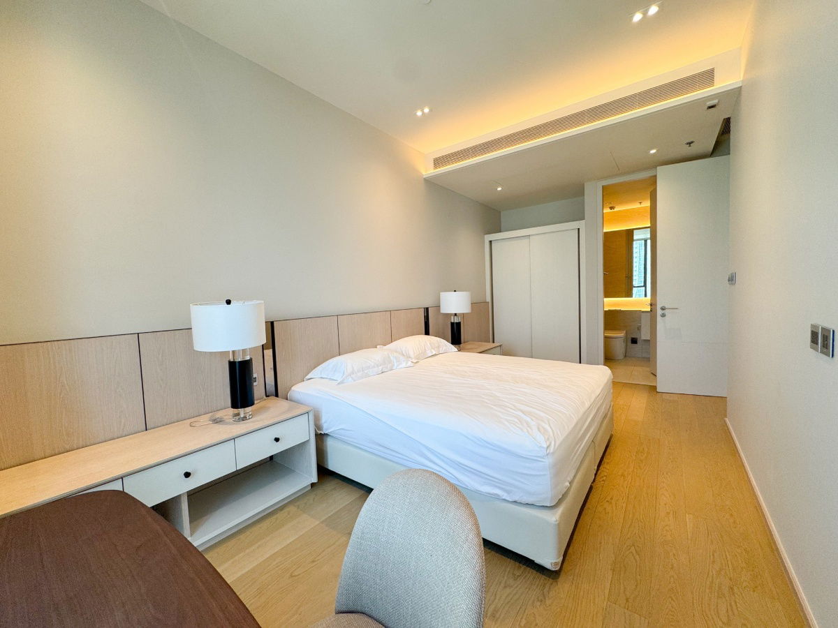 picture ♦ Prime Location ♦ 10++ Floor 90.76 sq.m. 2 Beds | Condo near BTS Thonglor 190 m., Major Cineplex Sukhumvit 550 m., Big C Ekkamai 1.6 km. - 15/20