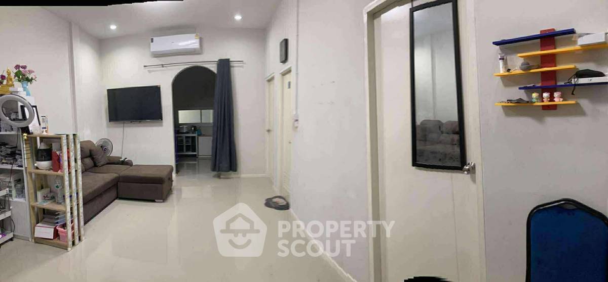 รูป ทาวน์เฮาท์ 2-ห้องนอน ใกล้ พัทยาตะวันออก (ID 2226119) - รูปที่ 8/12